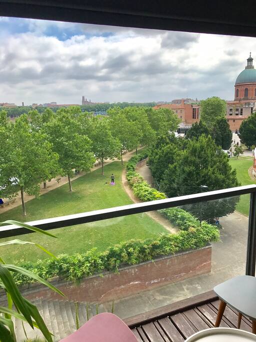 Terrasse sur le jardin Raymond VI