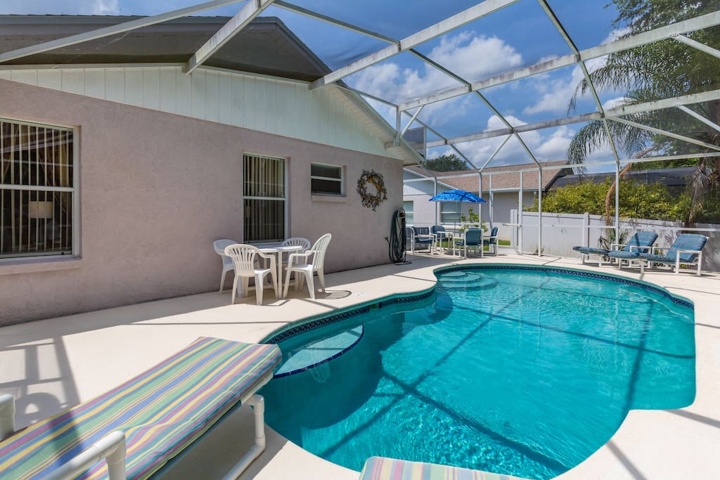 Swimming Pool + Jacuzzi Hot TUb