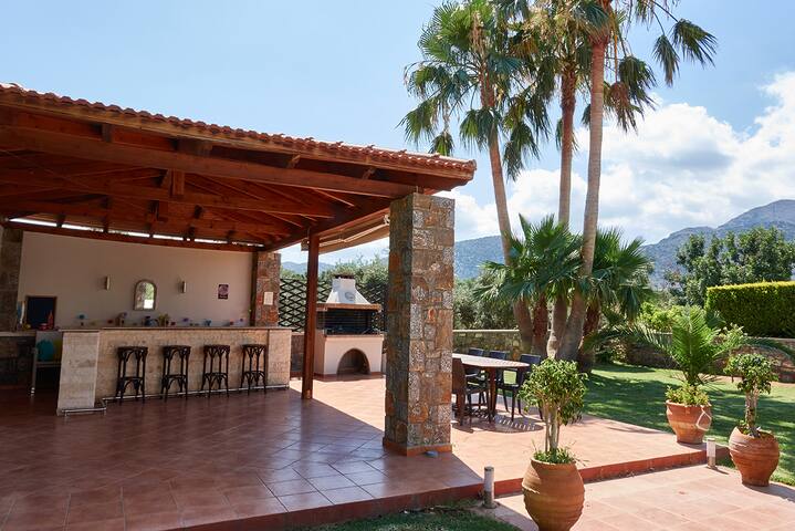 Villa Tyghi – 5 Bedroom with private pool gallery image 5