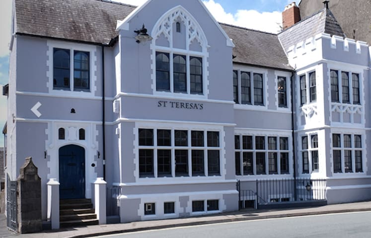 Room 2 - St Teresa's Hotel Tenby