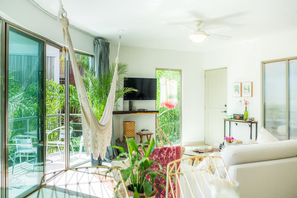 Enjoy the hammock in the living-room or bedroom (facing front door from breakfast bar)