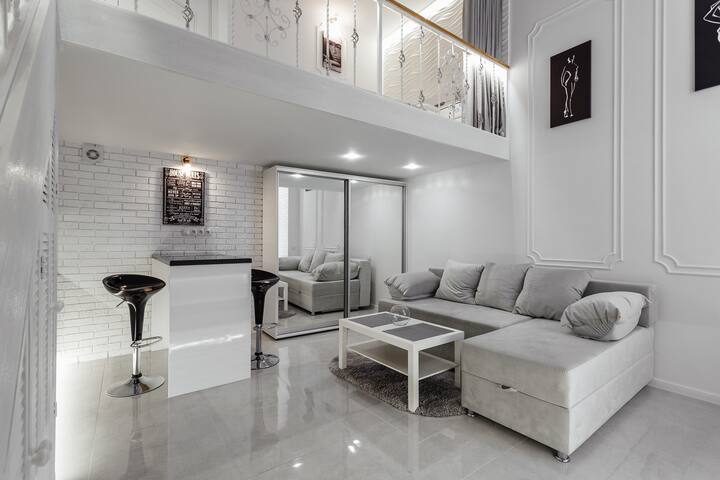 Original apartments in the heart Deribasovskaya !