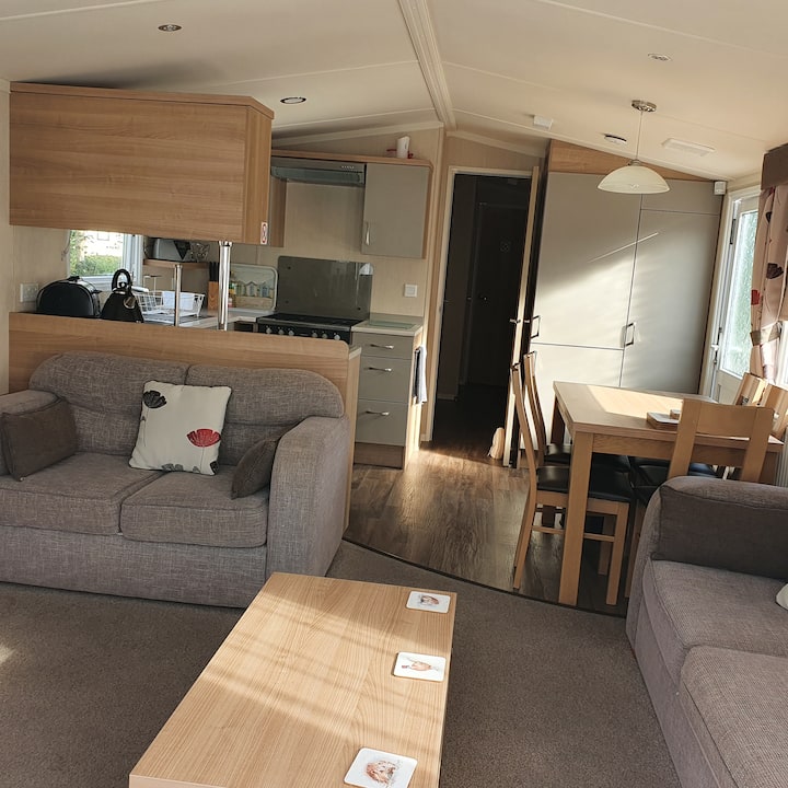 Relaxing 3 Bed Caravan In A Quiet Cul-de-sac - Criccieth