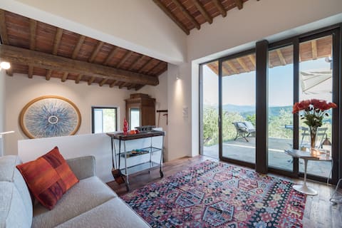 The MOONLIT & SUNNY COTTAGE near Florence