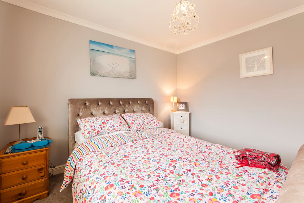 Kingsize bed with ensuite