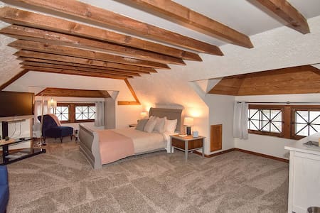 Charming Victorian loft