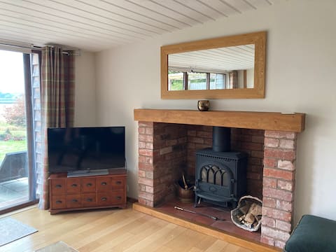 Successful Airbnb property: Spacious, relaxing family property with views in County Of Herefordshire