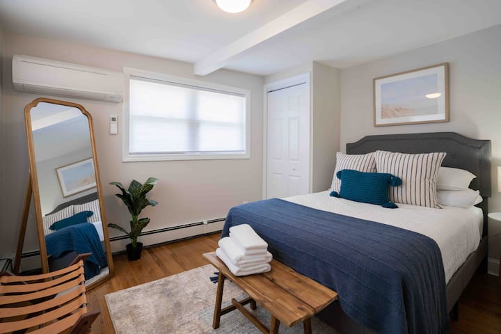Full bedroom: includes crisp sheets, quilt, blanket, cooking pillows, full length mirror, closet, luggage cart. Mini split for heat and AC 
pack and play located in the closet 