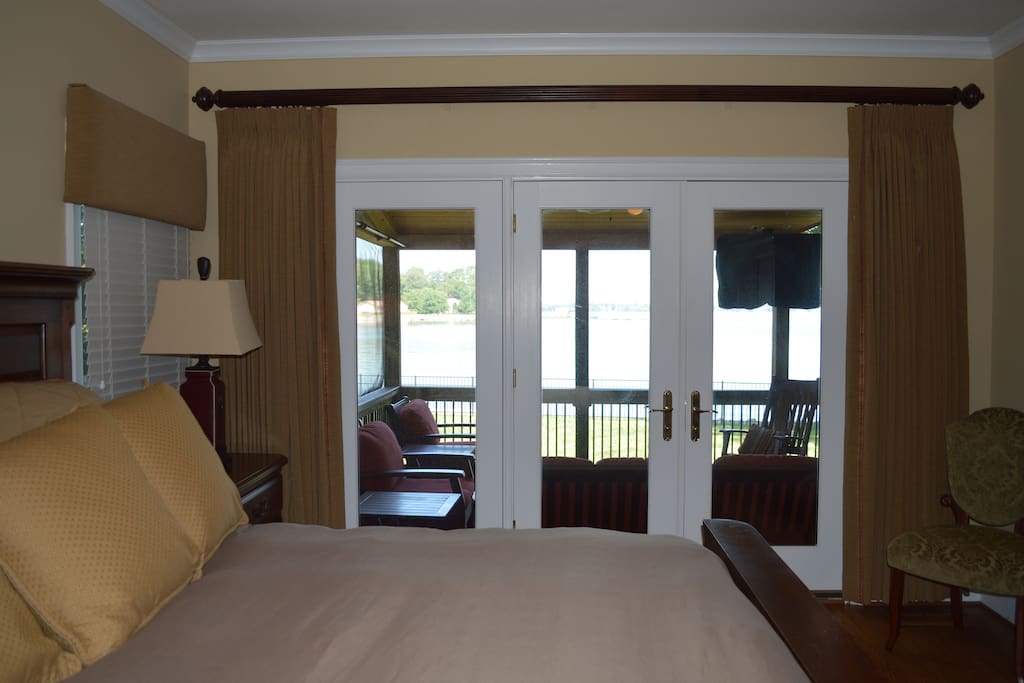 Master bedroom, King bed, private patio with Lake View