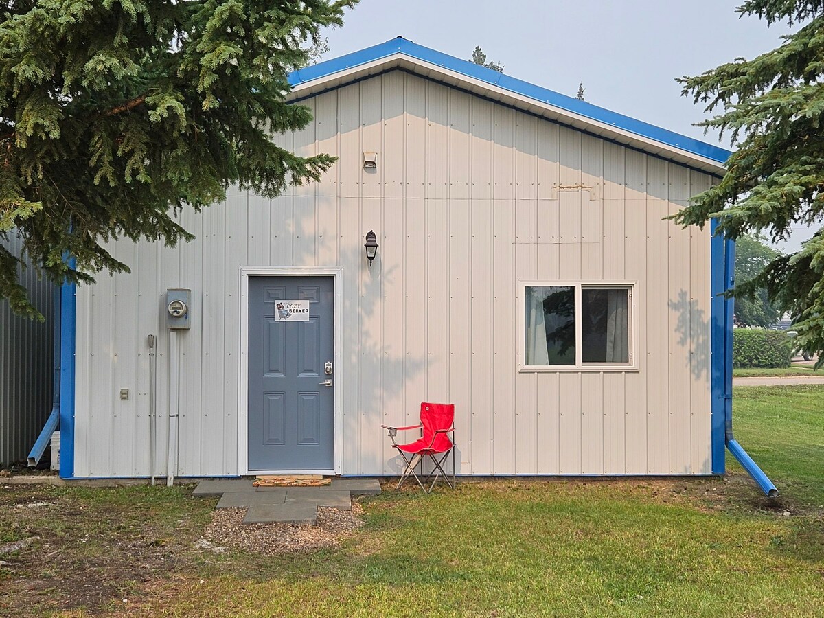 The Cozy Beaver - Houses for Rent in Castor, Alberta, Canada - Airbnb