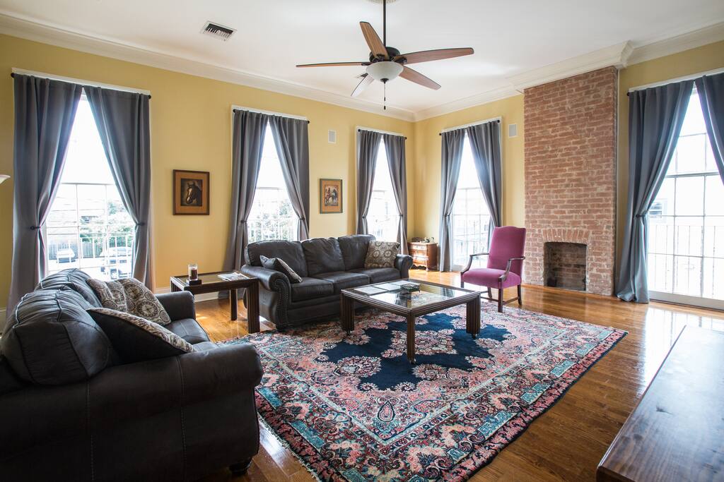 Large& Spacious on Magazine Street! Apartments for Rent in New