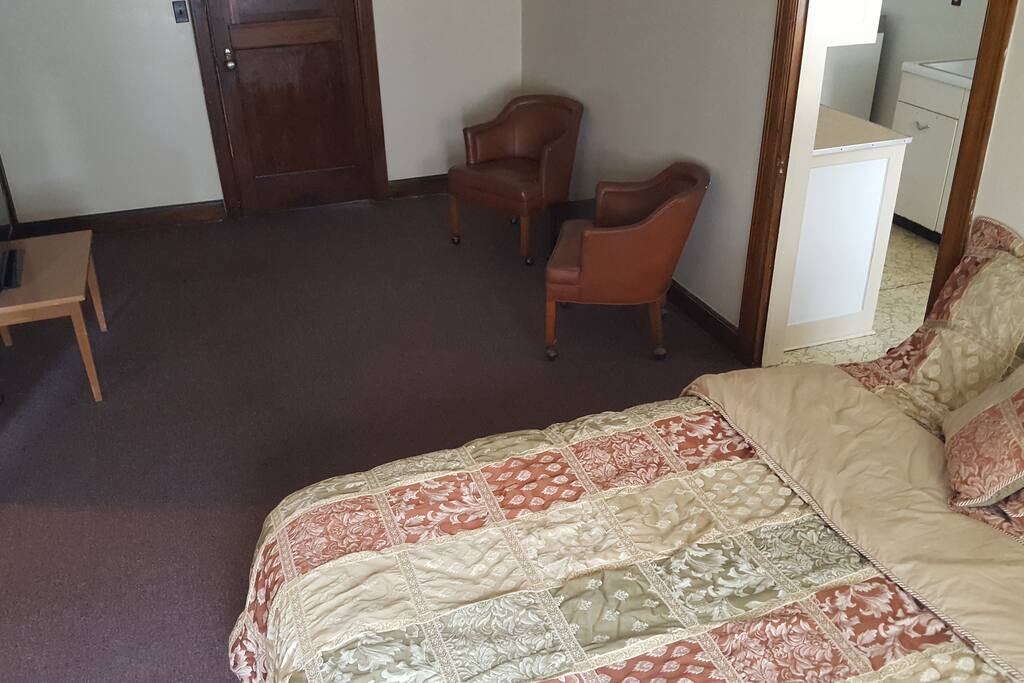 Living/Bedroom Area