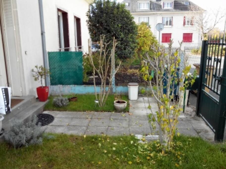 jardinet devant la maison