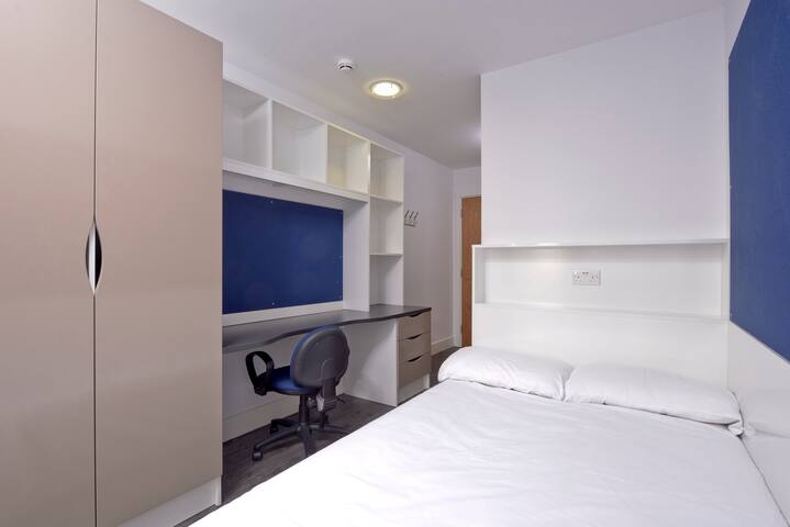 5 bedroom apartment Brae House Campus Accomodation gallery image 4