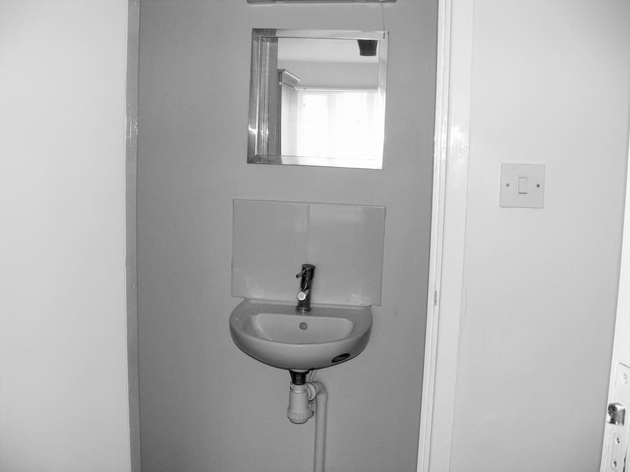 En-suite toilet/shower