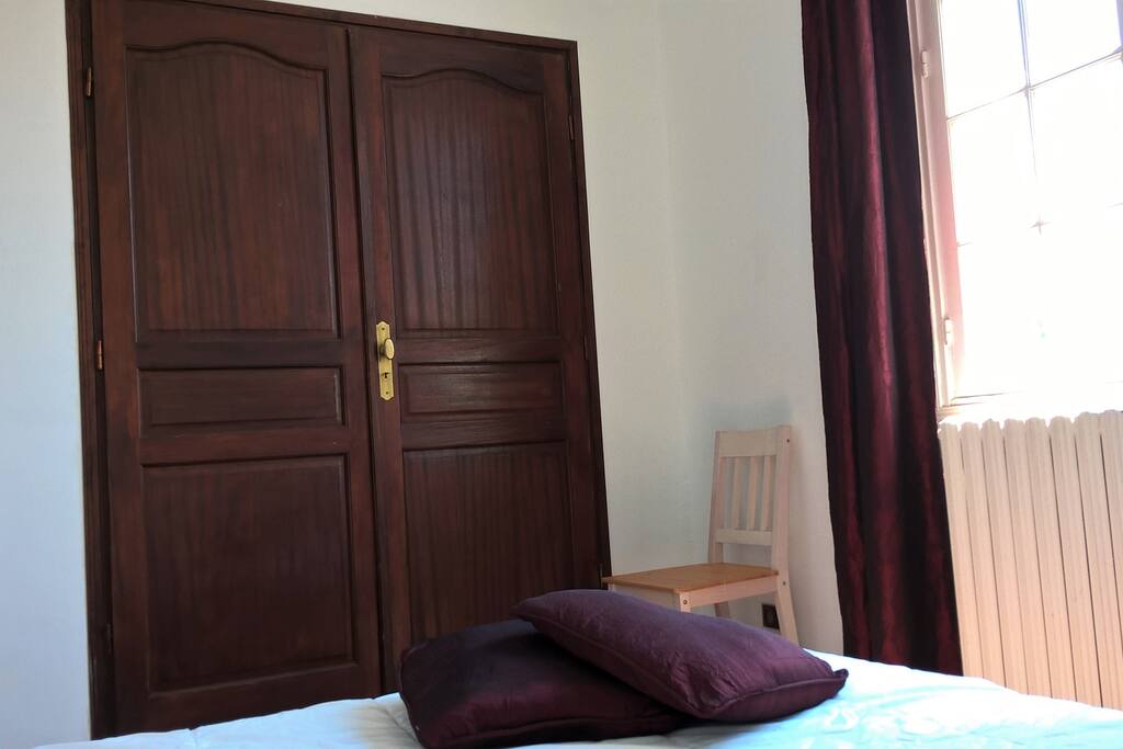 chambre avec lit double