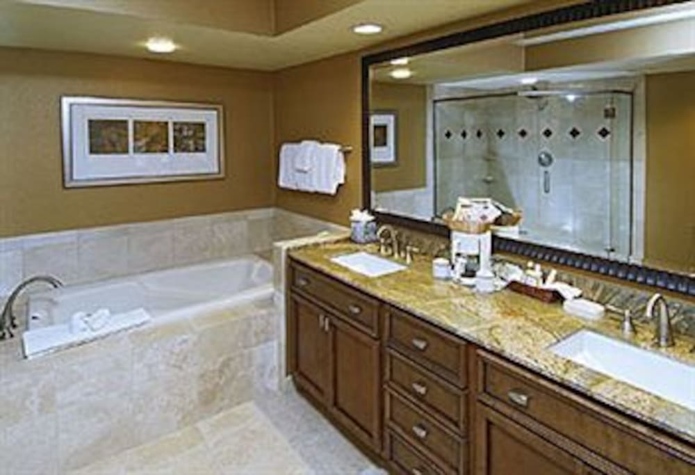 2nd Master Bathroom