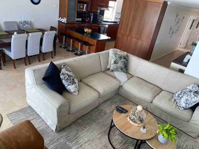 Luxurious apartment at the beach & winelands gallery image 5