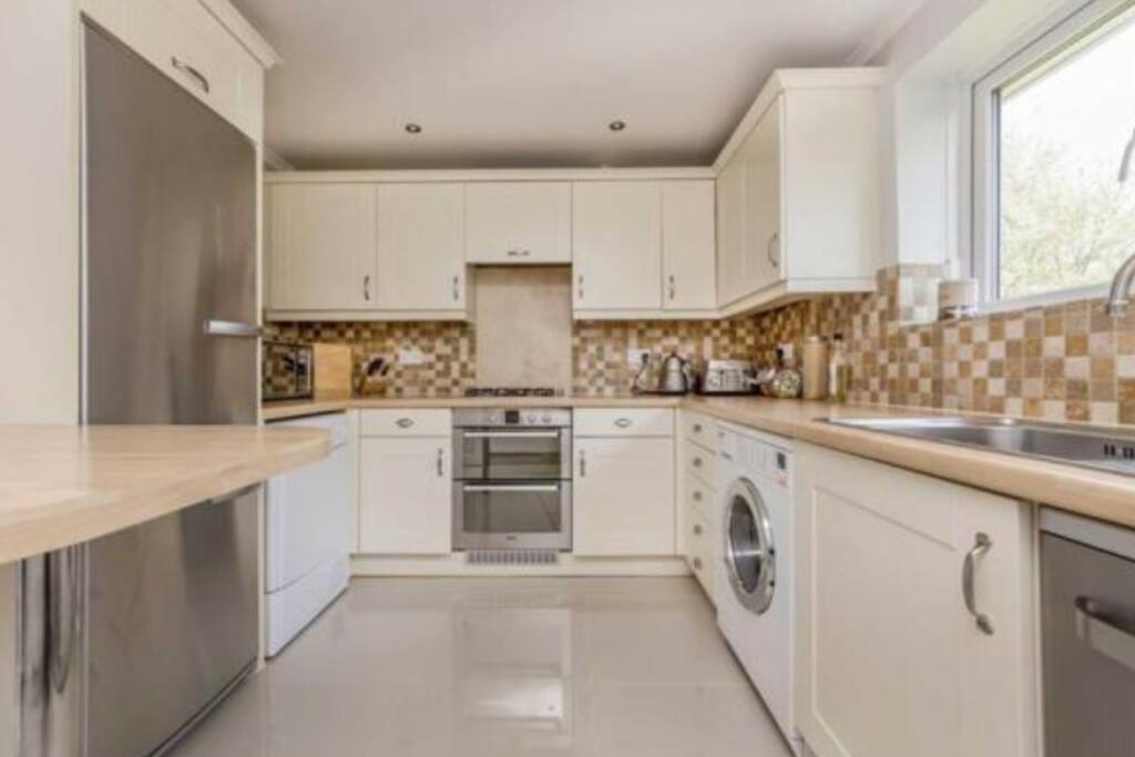 Kitchen with all appliances
