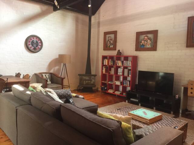 Airbnb Albury Holiday Rentals Places To Stay New South
