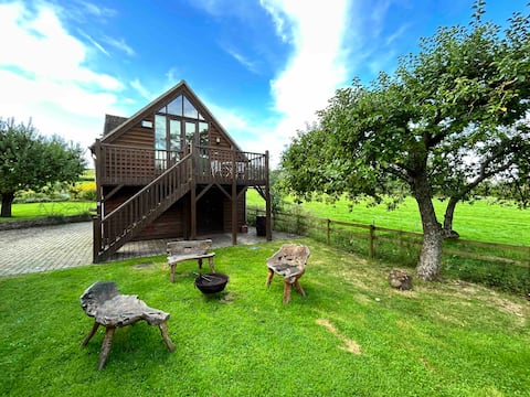 Top Airbnb: Valley View in the Cotswolds in Warwickshire