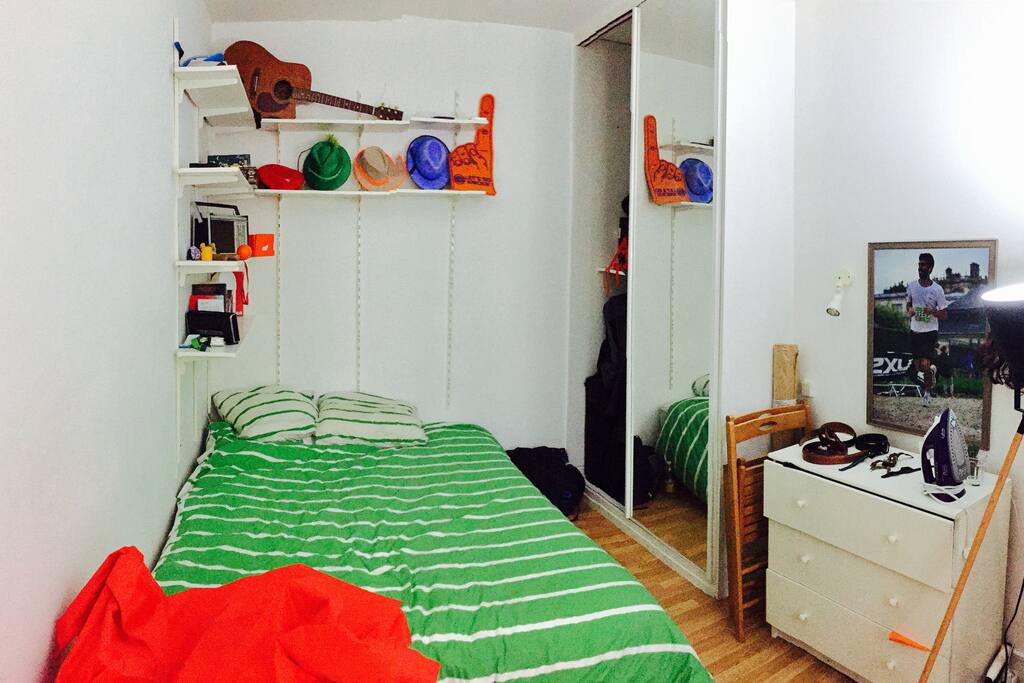 La chambre colorée, avec un lite 2 places