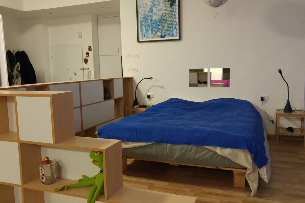 Spacious Queen Size Bed