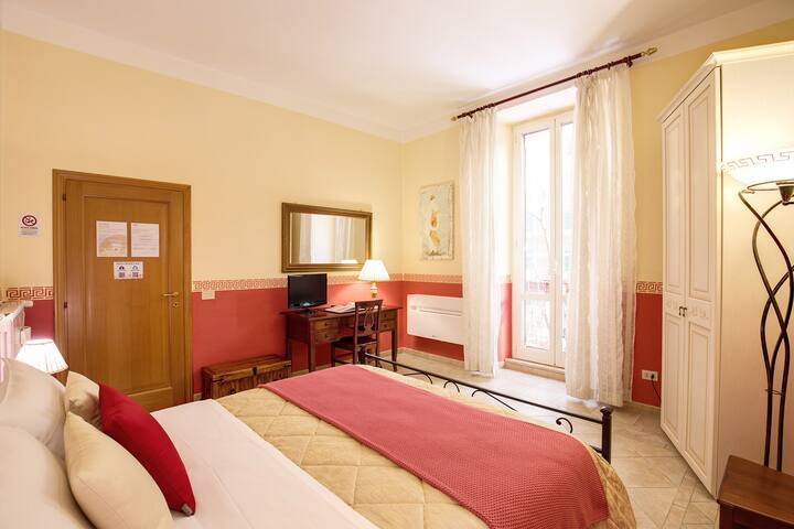 TRASTEVERE 3 comfy unique apts same building gallery image 2