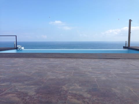 Unbelievable location, sea front villa,4 bedrooms.