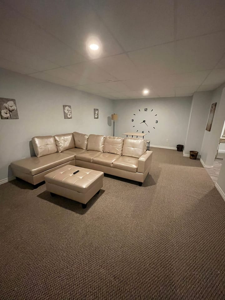 2 Bedroom Simplistic Bsmt Suite - 1000 Ttl Sq Ft. - Thunder Bay