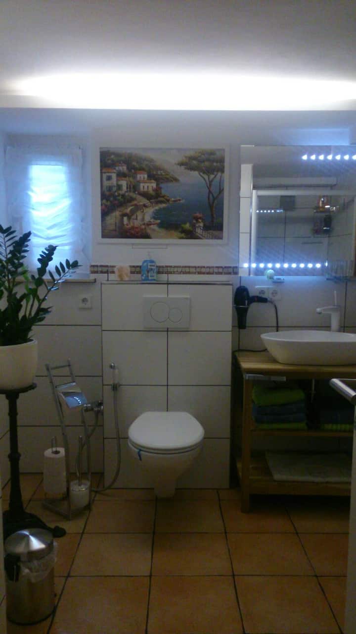 2x room with bathroom and cooking facilities