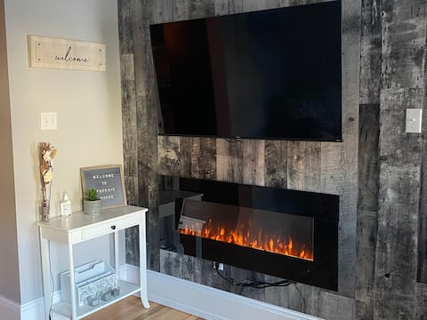 Cozy and bright 3 bedroom house Downtown