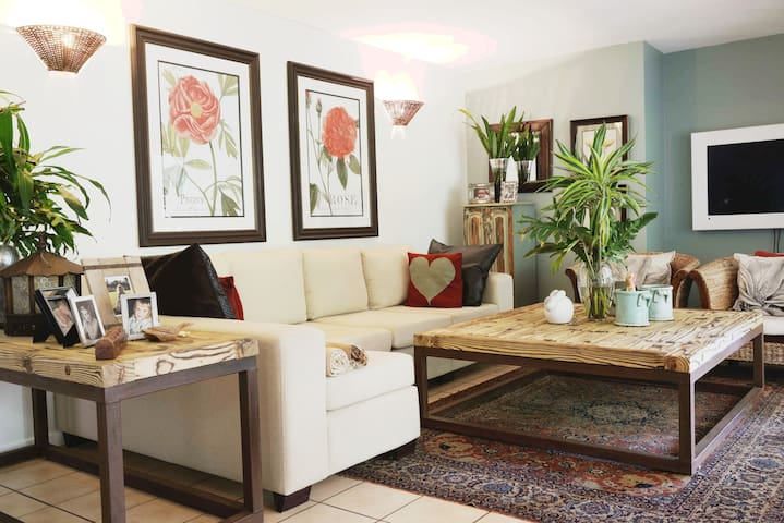 Airbnb Salt Rock Vacation Rentals Places To Stay Kwazulu