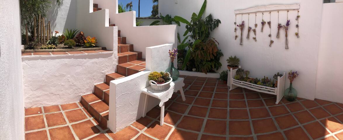 Studio 10 minutes from Puerto Banus and golf courses