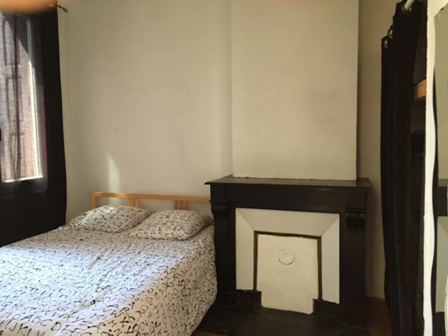 Chambre 1 avec penderie