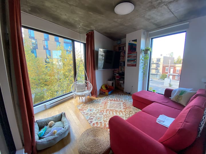 Bright & Spacious 3BDR at Rosemont station Plateau Apartments for