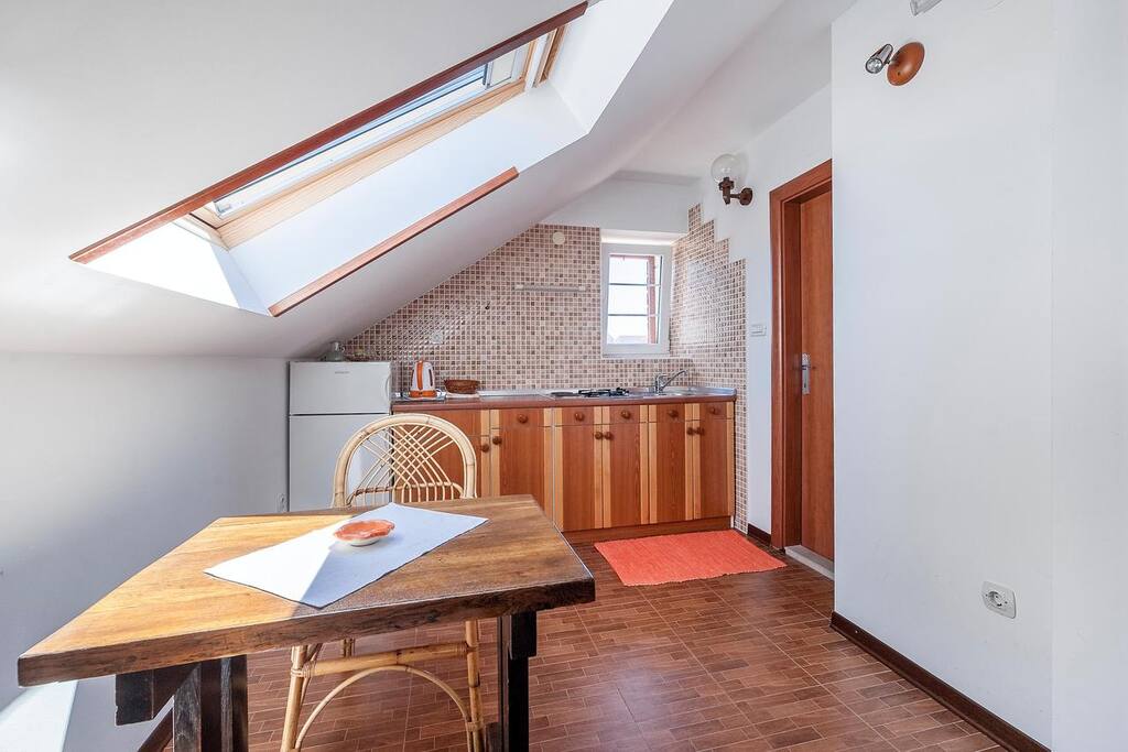 Dining room, Surface: 6 m²