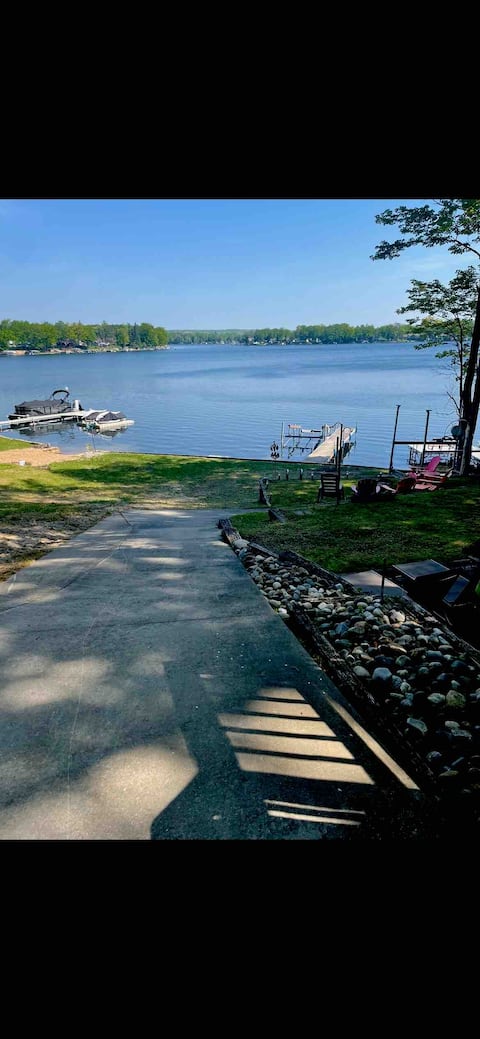 Lakeside Retreat