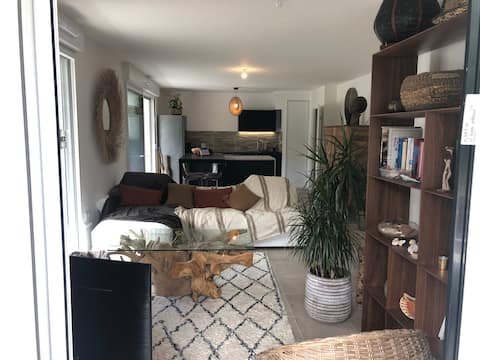 Airbnb performant: 2-room apartment, 63 m2, bright, private parking, Nantes à Nantes Sud