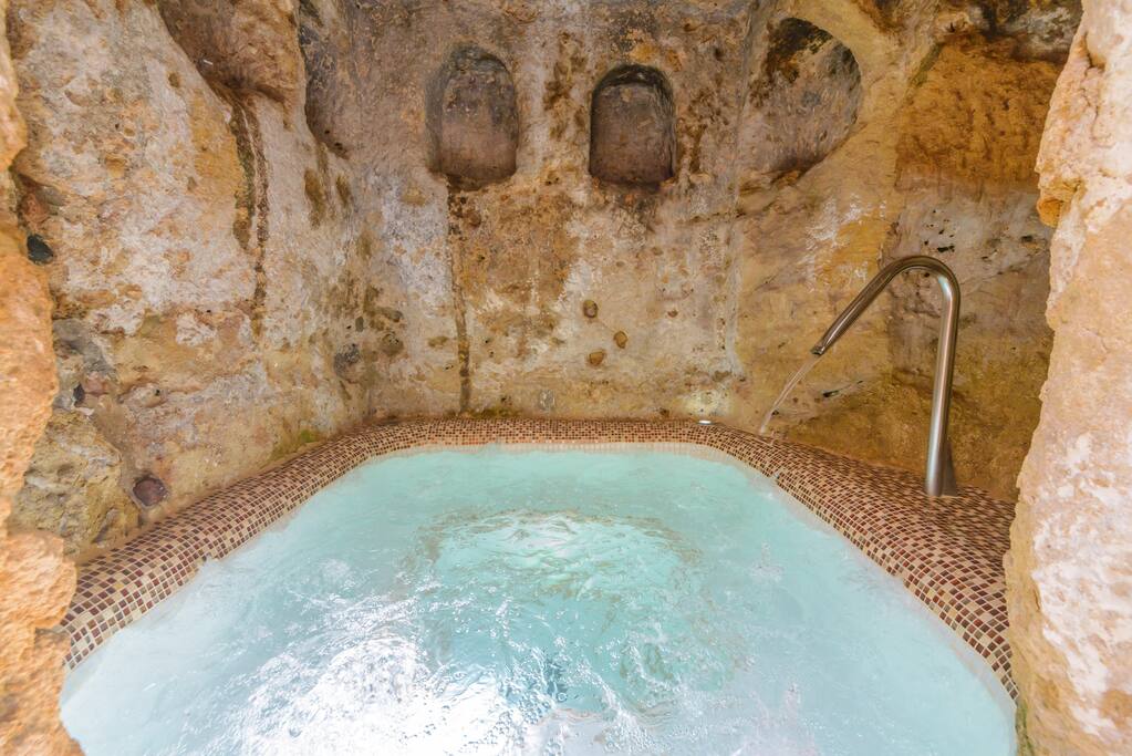 jacuzzi