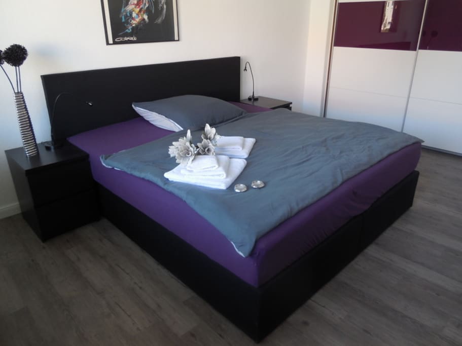 Schlafzimmer 1