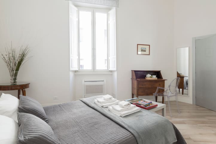 Elegante Appartamento Vicino a Campo Dei Fiori