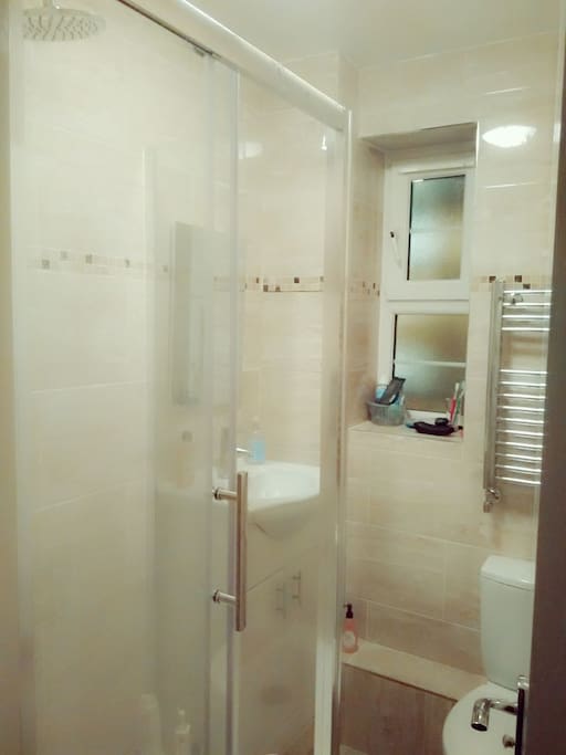 Shower/Toilet
