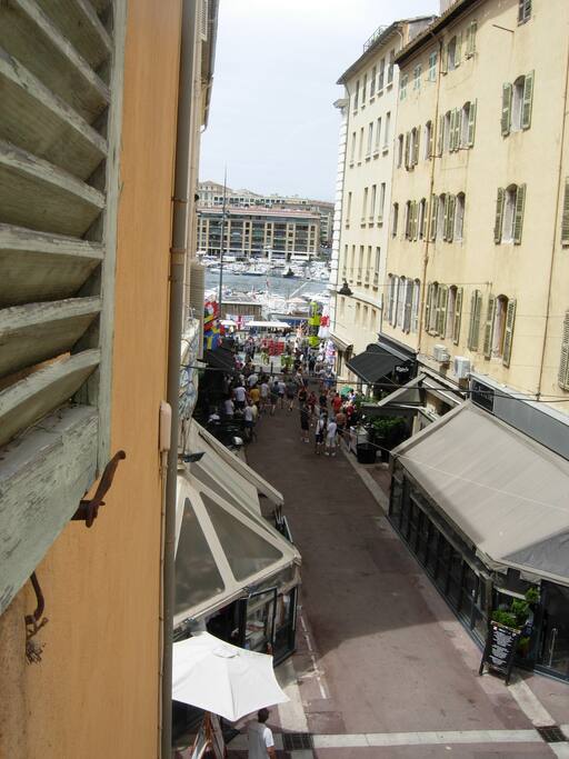 Vue sur le vieux port (proximité commerces et restaurants)