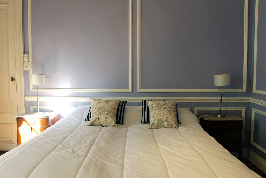 King size bed