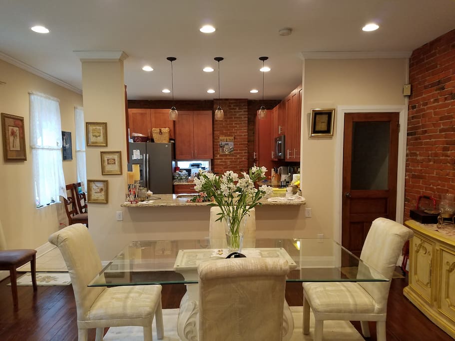 Dining & Kitchen