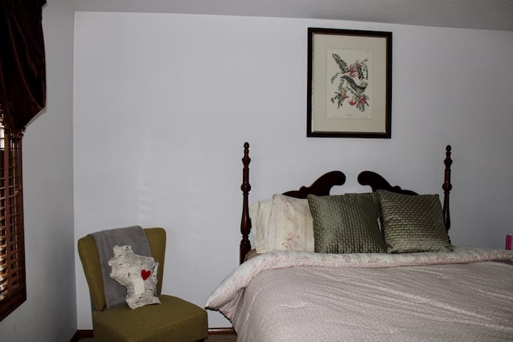 Segunda cama de invitados: cama tamaño queen