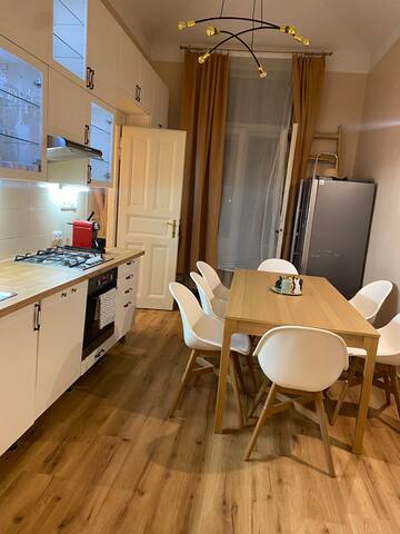 Huge 3bdr Charles Bridge Oldtown Apartment Centrum gallery image 4