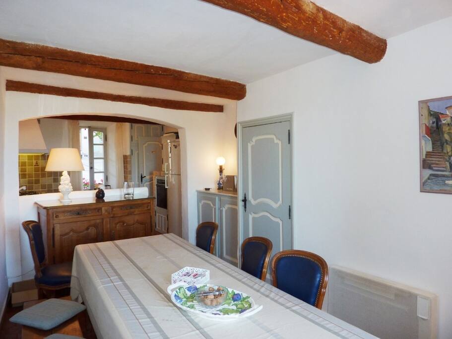 Salle à manger et cuisine