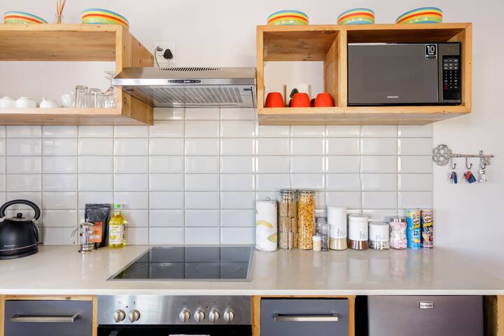 Old Meets New in a Renovated Victorian with Harbour Views gallery image 4